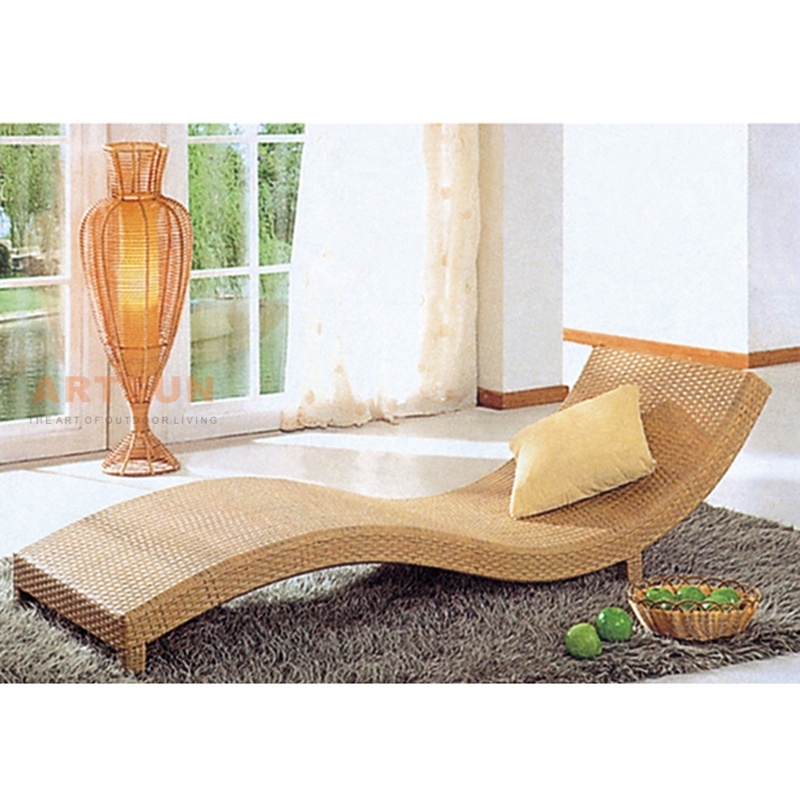 Современный на открытом воздухе Rattan Sun Lounger для спа и сада