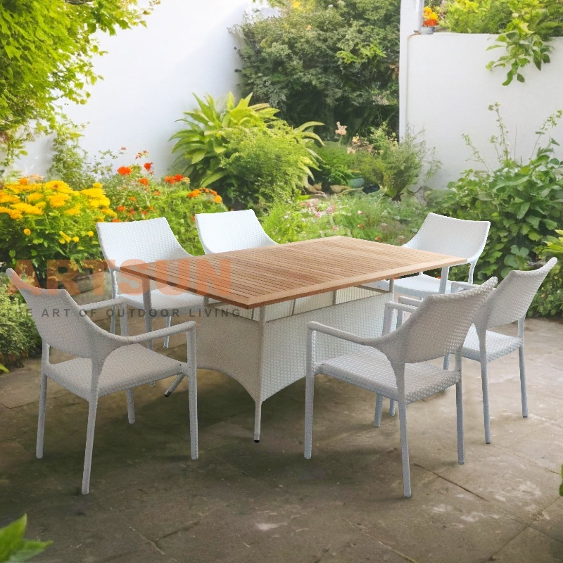 Обеденные стулья из ротанга со столешницей из тикового дерева и основанием из ротанга