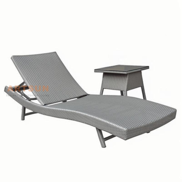 Прочный PE Rattan Outdoor Lounger с дополнительным подходящим боковым столом